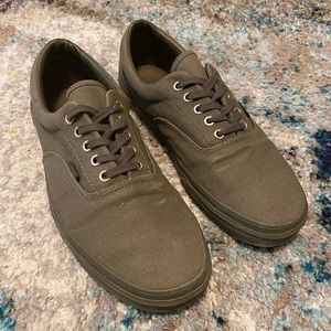 Men’s Era style Vans